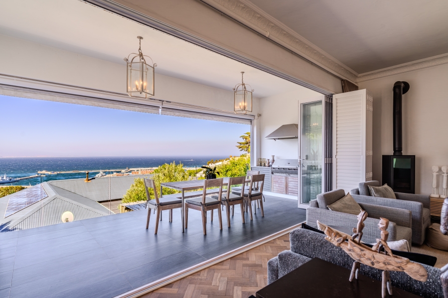 5 Bedroom Property for Sale in Simons Kloof Western Cape